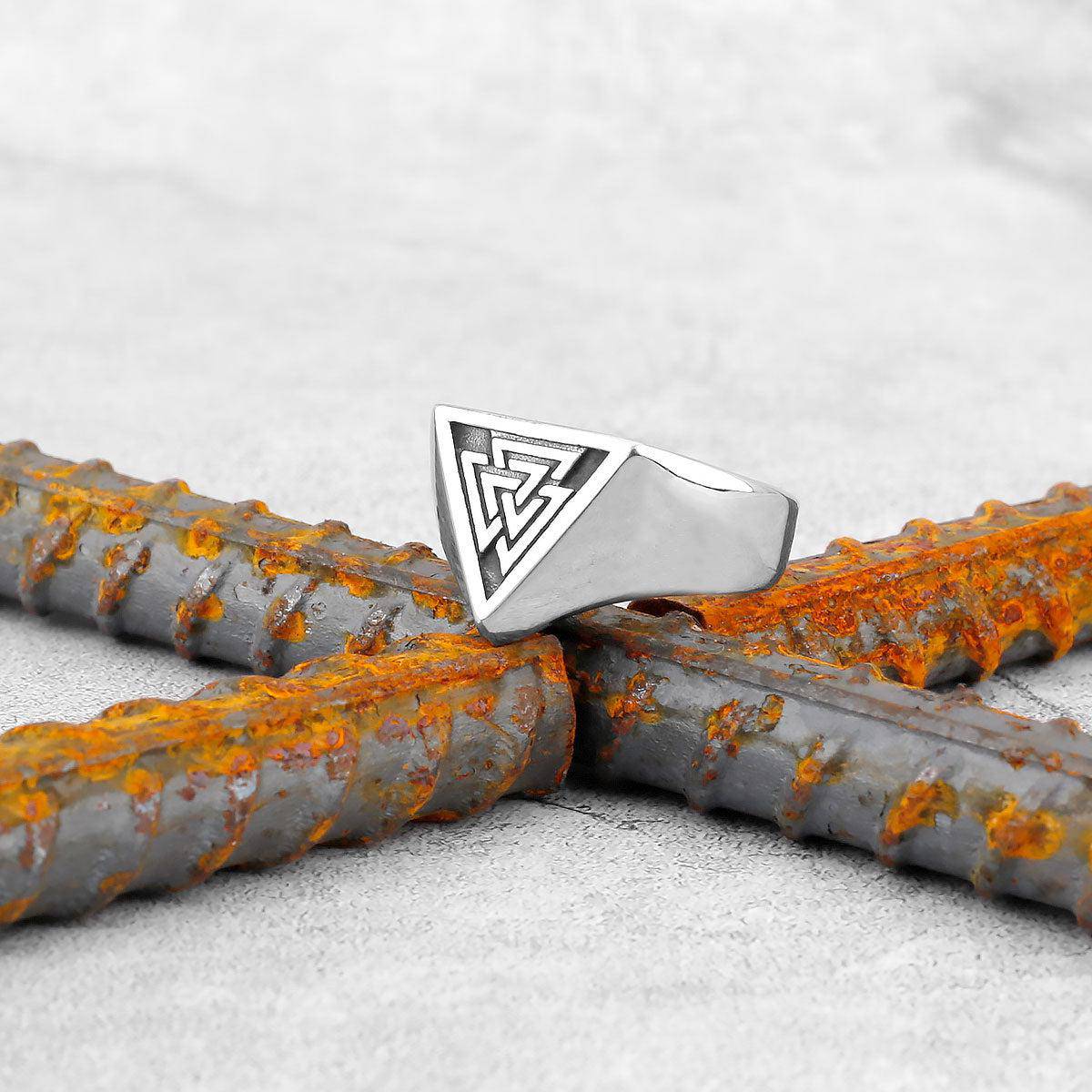 Viking Rings: Minimalist Valknut Design - Tribute to Norse Warriors